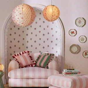 Kingdom Posey Rose Pink Wallpaper