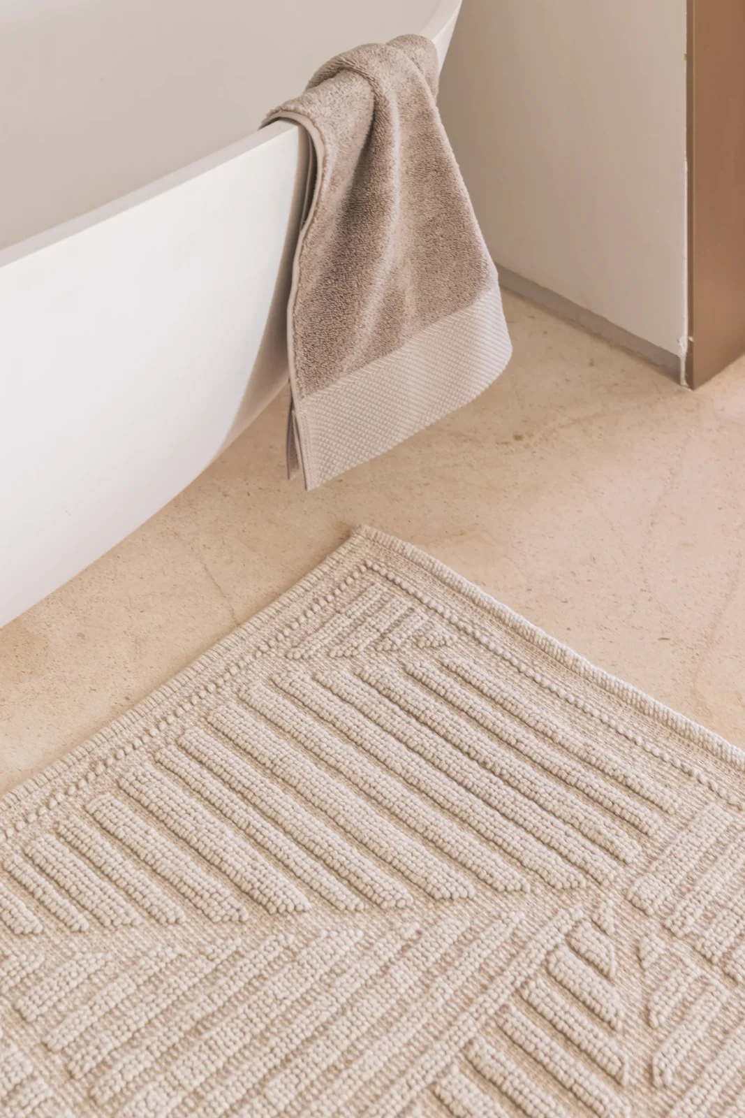 Luxor Hand Towel - Image 2