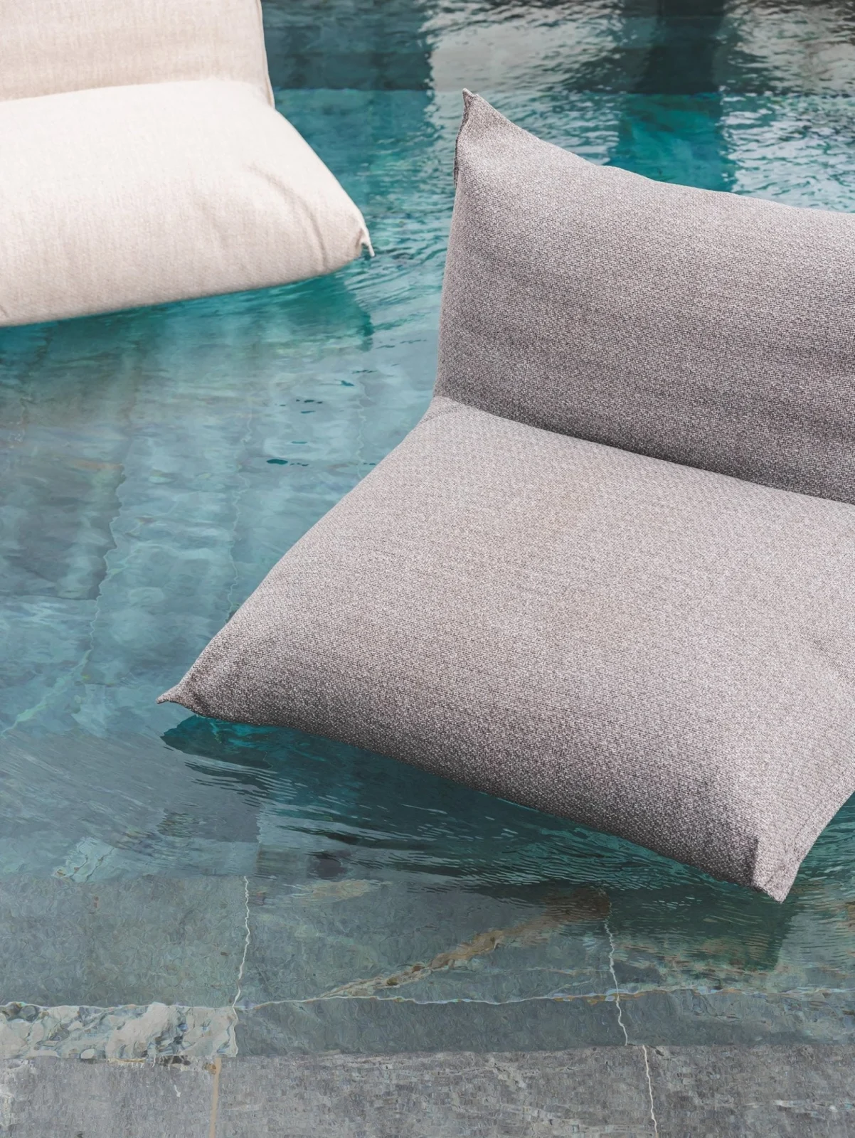 Zen Outdoor Medium Lounger - Image 10